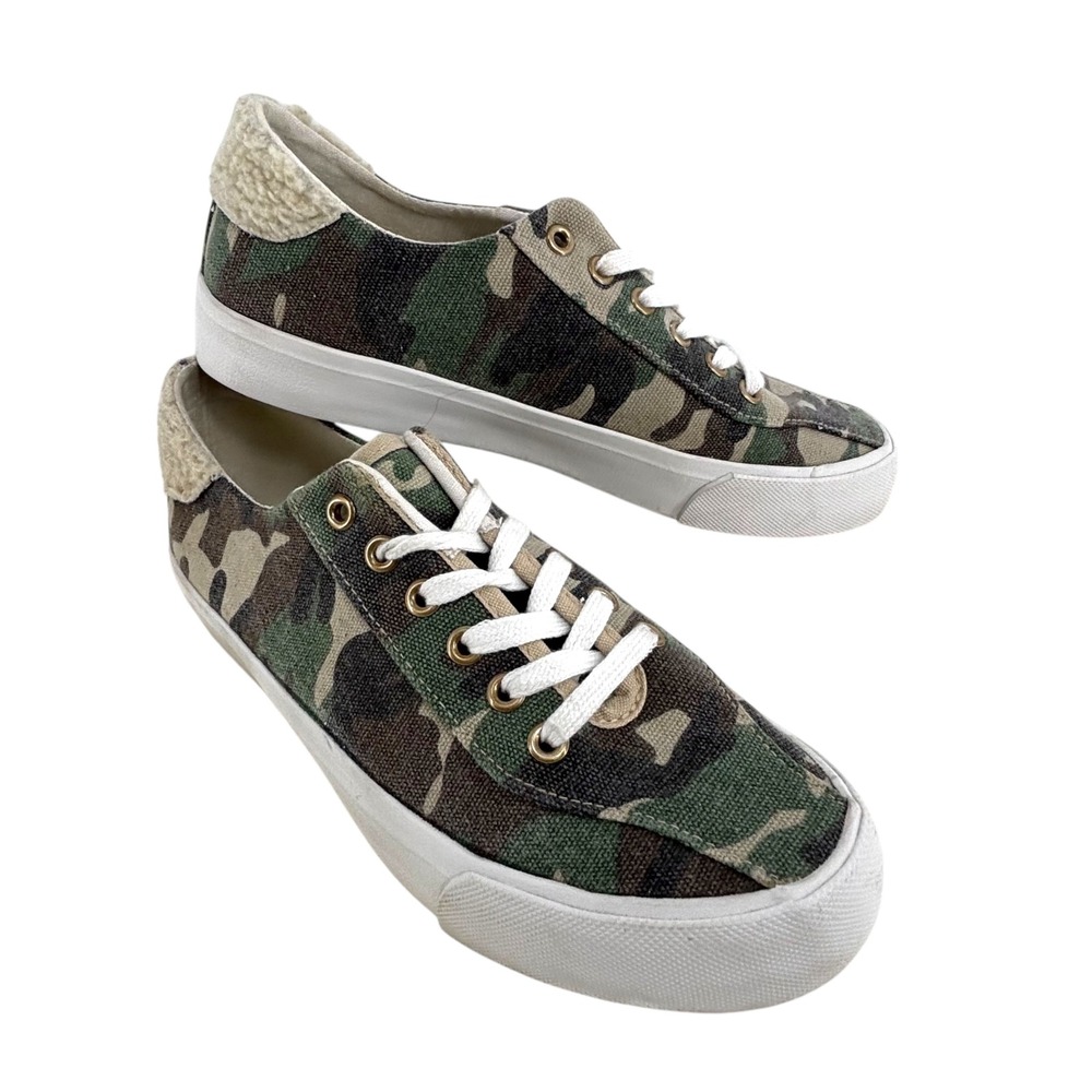 Charlie Paige Women Green Camo Canvas Low Top Sneakers Sherpa Heel Size 8‎